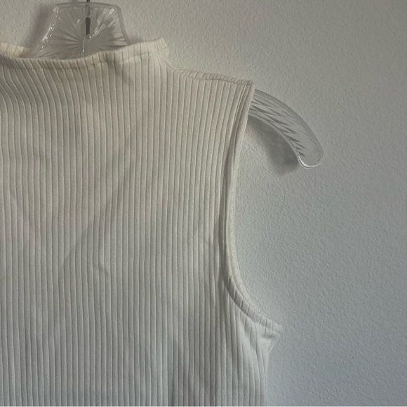 Madewell Side-Slit Mockneck Tank in Lighthouse Size: S, NWT - Picture 5 of 12